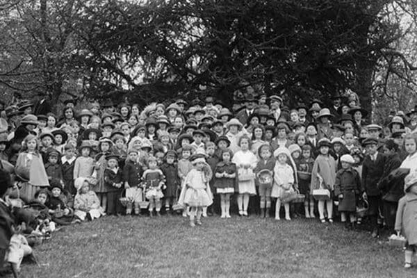 Easter Egg Rolling Children Pose on the White House Lawn - Art Print