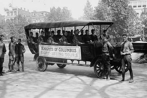 Knights of Columbus Bus takes Wounded soldiers on Sightseeing Tour of DC - Art Print