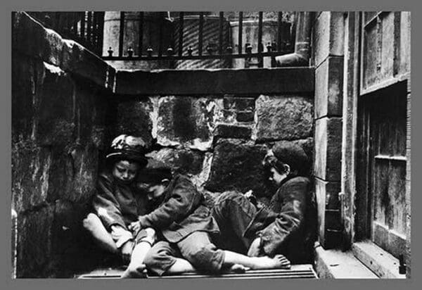 Street Kids Huddle Together on Mulberry Street - Art Print